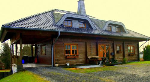 Mutzenich Apartment | Ferien bei Freunden im Holzhaus