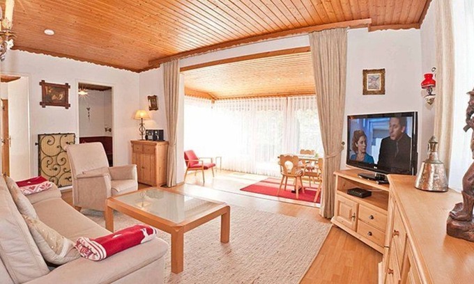 Schwarzenbach House | Ferienhaus 05-e mit Wintergarten und Südterrasse - Ferienhäuser im Feriendorf Weissensee im Allgäu