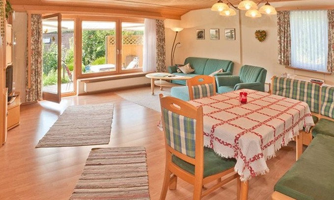 Schwarzenbach House | Ferienhaus 42-f mit gut Ausgestatter Küche und Garage - Ferienhäuser im Feriendorf Weissensee im