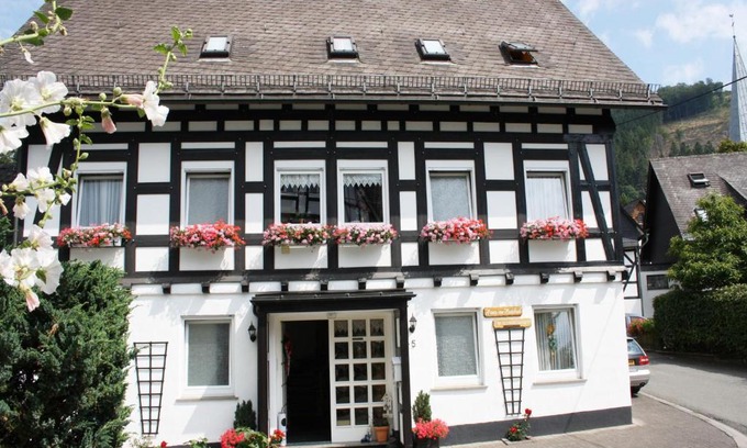 Olsberg Apartment | Ferienhaus Haus am Medebach