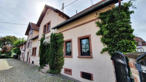 Hutschenhausen Apartment | Ferienhaus in historischem Ambiente