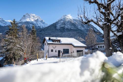 Engadin Scoul Apartment | Ferienhaus Meis Chalet