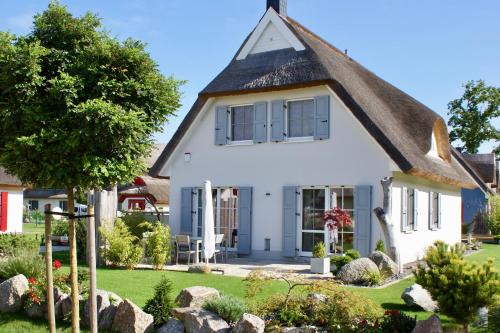 Glowe House | Ferienhaus Poolhaus