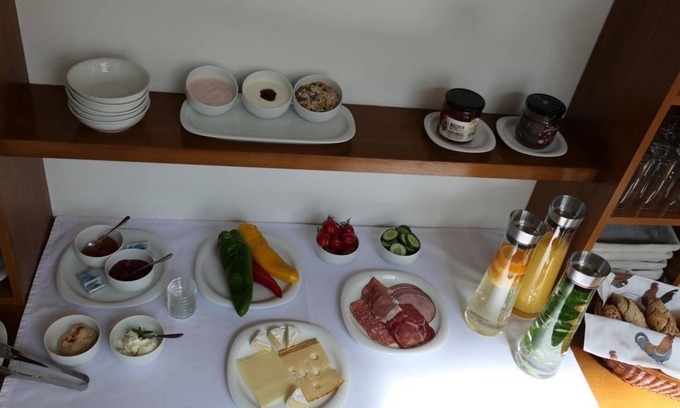 Podersdorf am See Bed & Breakfast | Ferienherbergen S. u. J. Zeisz - Double room with shower, WC, 1-2 nights