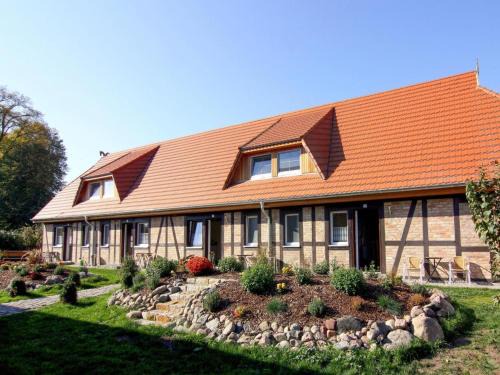 Neuendorf Apartment | Ferienhof Neuendorfkrug, Lütow, cleaning included