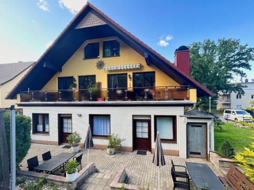 Ostseebad Baabe Apartment | Ferienhus Baabe FeWo 01 Terrasse, Sauna- und Schwimmbadnutzung im AHOI Sellin
