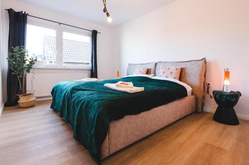 Ahrweiler Apartment | Ferienwohnung für 4: WiFi, Küche, Netflix, Zentral