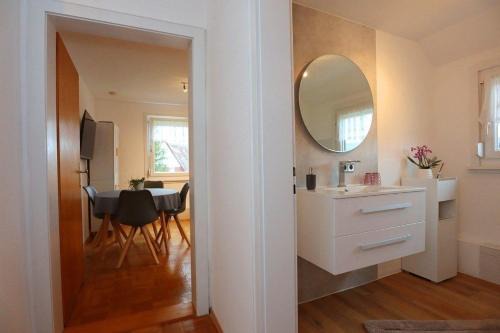 Villingen-Schwenningen Apartment | Ferienwohnung Donau-Quelle in Rietheim