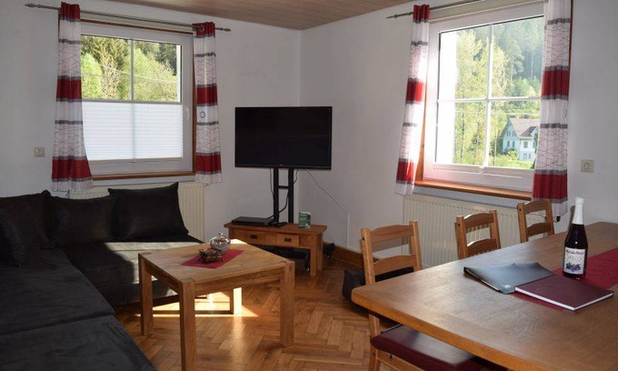 Enzklosterle Apartment | Ferienwohnung Wildbach, 80qm, 1 Schlafzimmer, max. 5 Erw. und 2 Kleinkinder