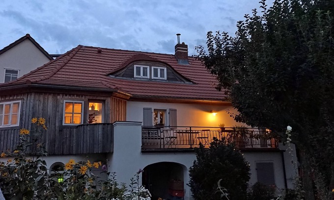 Schoenfeld-Weissig Apartment | Ferienwohnung Alte Post mit Terrasse, Kamin und Gartenblick