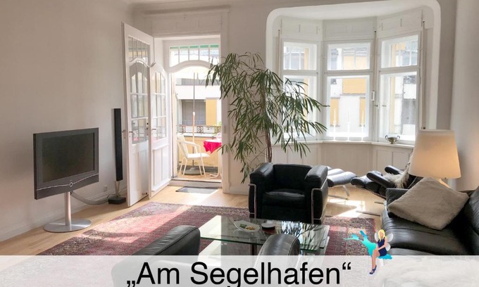 Insel Apartment | Ferienwohnung am Segelhafen - Altstadtperle direkt am Segelhafen