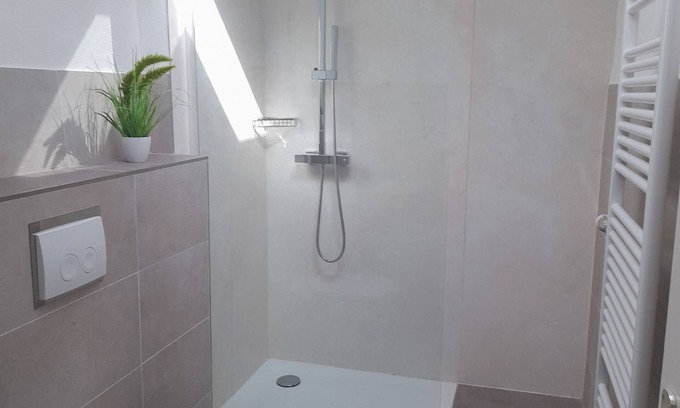 Bad Arolsen Apartment | Ferienwohnung am Waldrand und Trotzdem Zentral