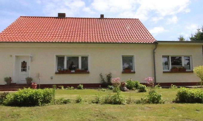 Bartelshagen Apartment | Ferienwohnung An den Tannen