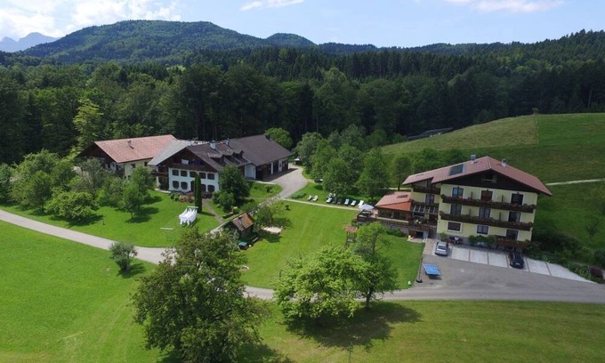 Nussdorf am Attersee Apartment | Ferienwohnung Buche - Bio-bauernhof Familie Nußbaumer