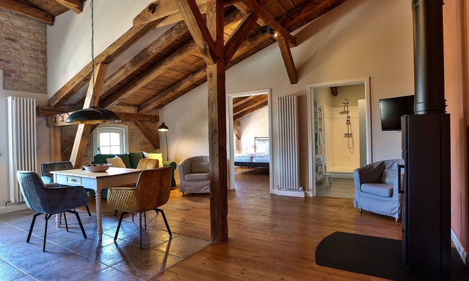 Oberhavel Apartment | Ferienwohnung Himmelpfort mit Balkon im OG - Storchenhof Blumenow
