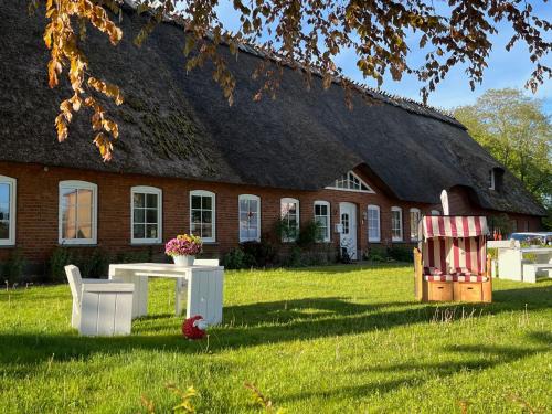 Ringsberg Apartment | Ferienwohnung Ella - Reet und Erholung - Ringsberg bei Glücksburg