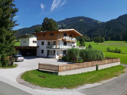 Soell Apartment | Ferienwohnung Emmerenzia