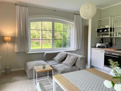 Saal Apartment | Ferienwohnung FÜNF Hof Himmelgrün