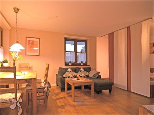 Brachthausen Apartment | Ferienwohnung für 2 Personen in Kirchhundheim, cleaning included