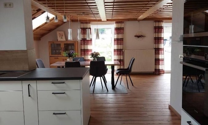 Langdorf Apartment | Ferienwohnung Gartenblick mit Südbalkon