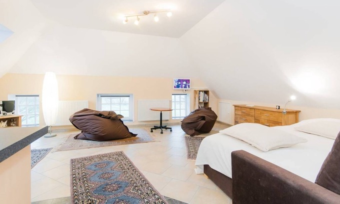 Stadland Apartment | Ferienwohnung 'Heuboden' an der Nordsee, Katzensprung zum Meer