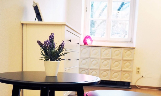 Staufen im Breisgau Apartment | Ferienwohnung im historischen Stadttor, 75qm mit 2 Schlafzimmer und Balkon für max. 5 Personen