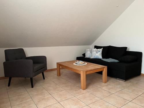 Esens Apartment | Ferienwohnung Krabbe 2, Bensersiel, mit gemeinschaftlichen Garten
