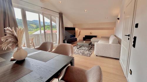 Schliersee Apartment | Ferienwohnung "Krainsbergkogel" - Edles Dachgeschossapartment mit Bergblick
