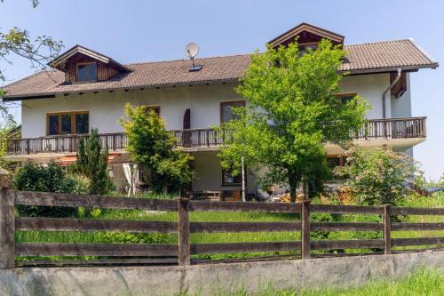 Kleinholzhausen Apartment | Ferienwohnung Landurlaub