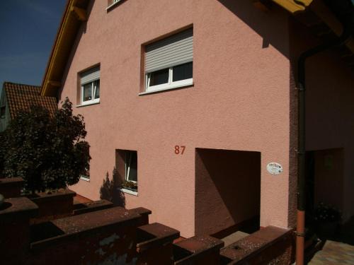 Pirmasens House | Ferienwohnung Mau