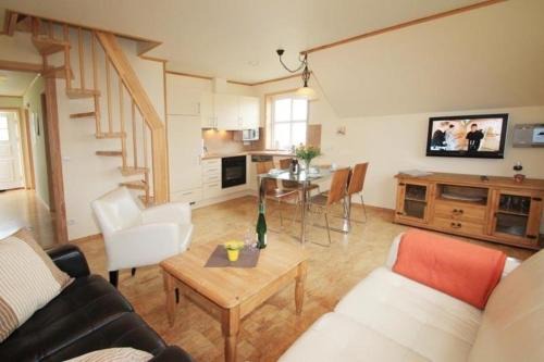 Wittenbeck Apartment | Ferienwohnung mit Balkon für vier Personen und ein Kind