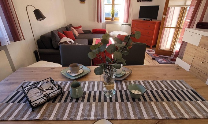 Kiefersfelden Apartment | Ferienwohnung mit Separatem Schlafzimmer 60 qm