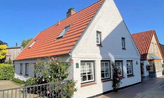 Maasholm Apartment | Ferienwohnung mit Eigenem Eingang und Terrasse im Historischen Fischerhaus