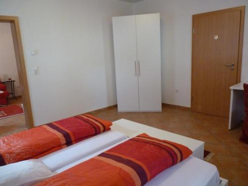Huchenfeld Apartment | Ferienwohnung Monteurwohnung