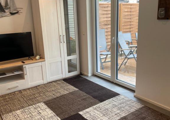 Ribnitz-Damgarten Apartment | Ferienwohnung NORA mit Blick auf den Ribnitzer See