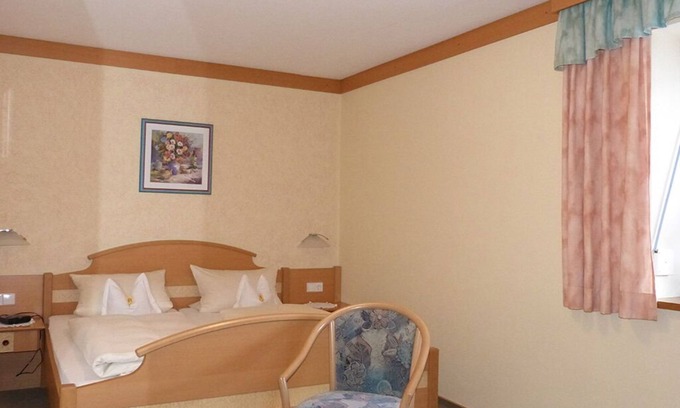 Bad Birnbach Apartment | Ferienwohnung OG | Wohnung mit Wohn- und Schlafraum & großem Balkon
