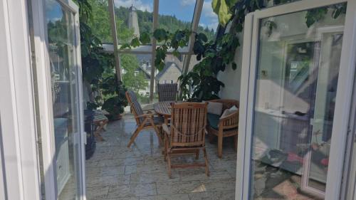 Bad Laasphe Apartment | Ferienwohnung Opas Gewächshaus