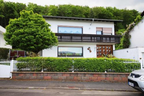 Mainz-Bingen Apartment | Ferienwohnung Rheinblick