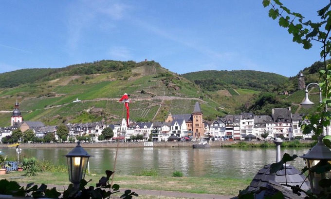 Zell Apartment | Ferienwohnung Roter Riesling