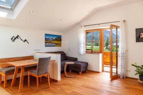 Farchant Apartment | Ferienwohnung Rosalie