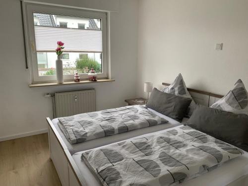 Bad Oeynhausen Apartment | Ferienwohnung Sieben, Zentral gelegene mit Tiefgaragenstellplatz