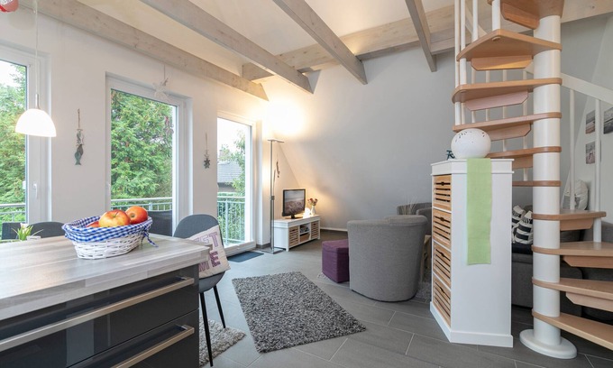 Lutt Kiepenbarg Apartment | Ferienwohnung Sommerwind mit Balkon in Scharbeutz