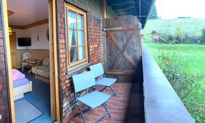 Furtwangen Apartment | Ferienwohnung Sonnenwinkel mit 53qm, 1 Schlafzimmer, 1 Wohn-/Schlafraum, max. 5 Personen