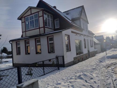 Friedrichsbrunn Apartment | Ferienwohnung Sonnenschein mit kleinem Bauernhof