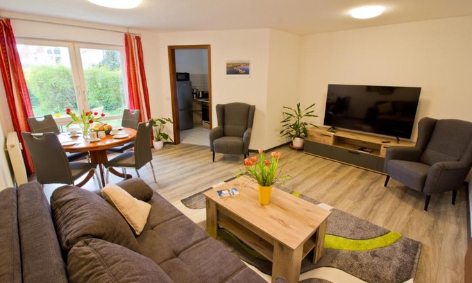 Laubegast Apartment | Ferienwohnung Tukan Apartment Dresden Laubegast WLAN TV Ebike