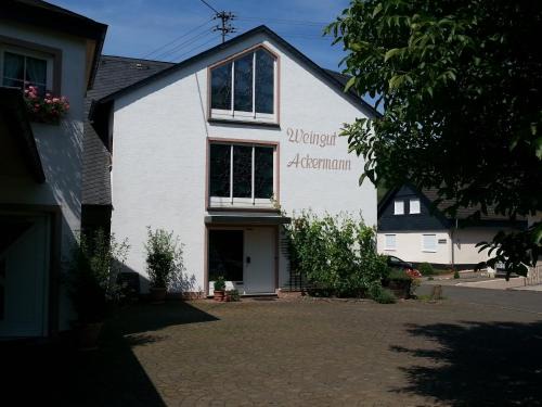 Zeltingen-Rachtig Apartment | Ferienwohnung Weingut Ackermann