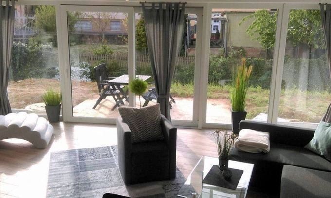 Markelsheim Apartment | Ferienwohnung "yvonne" mit Balkon