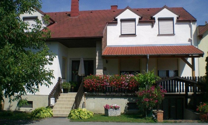 Illmitz Apartment | Ferienwohnungen Feldsee