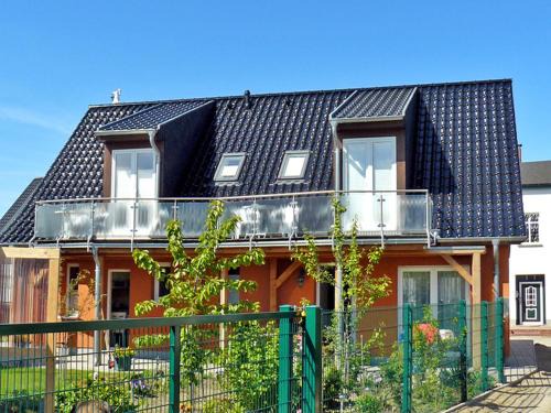 Kroeslin Apartment | Ferienwohnungen mit Balkon