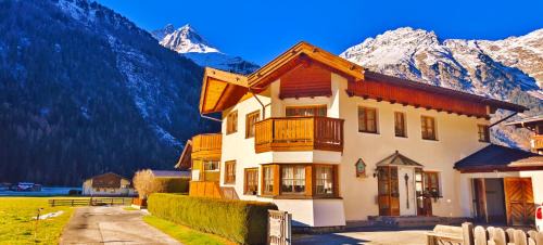 Huben Apartment | Ferienwohnungen Stabentheiner
